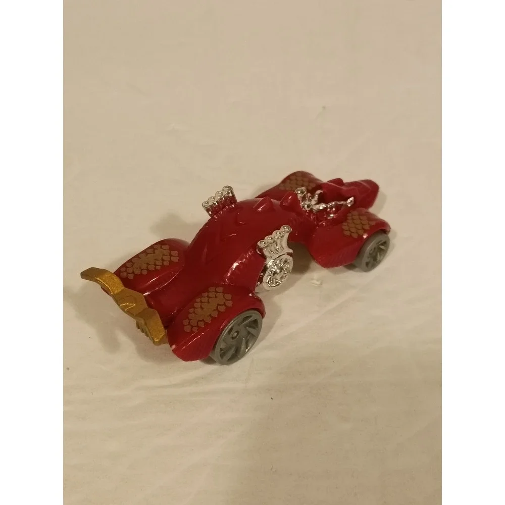 Hot Wheels Street Beasts Dragon Blaster Red Gold Scale Diecast Car 2014 Mattel